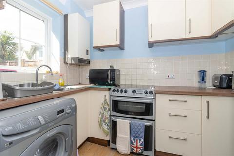 2 bedroom terraced house for sale, Cypress Avenue, Worthing