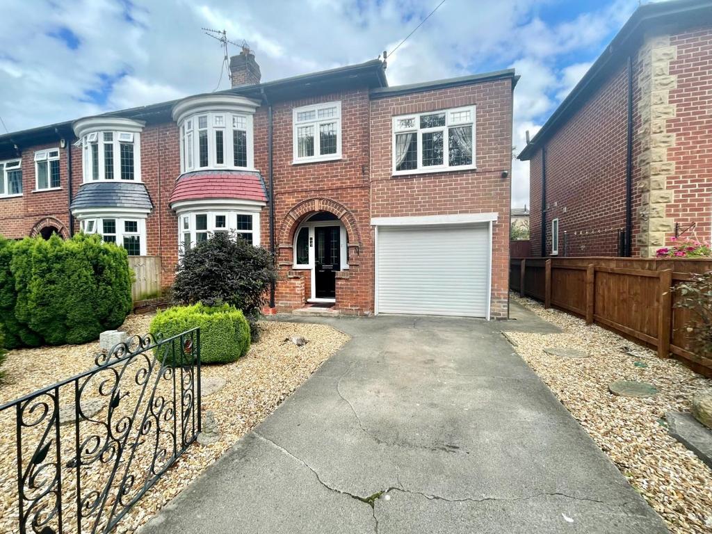 Guisborough Road, Nunthorpe, Middlesbrough 4 bed semidetached house