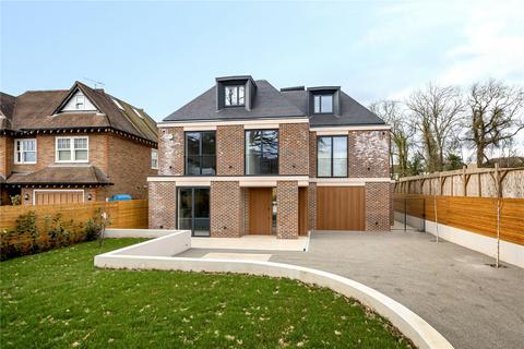5 bedroom detached house to rent, Lightoak, Barnet Road, Arkley, Hertfordshire, EN5