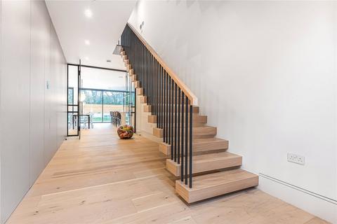 5 bedroom detached house to rent, Lightoak, Barnet Road, Arkley, Hertfordshire, EN5