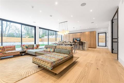 5 bedroom detached house to rent, Lightoak, Barnet Road, Arkley, Hertfordshire, EN5