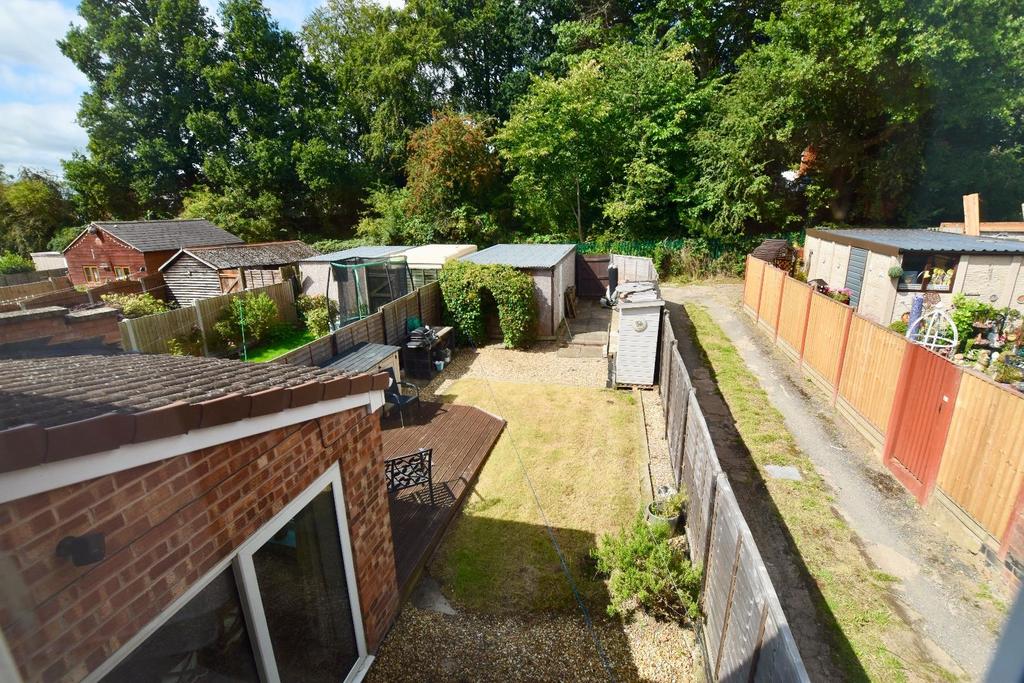 Kendal Rise, Allesley Park, Coventry NO ONWARD CHAIN 3 bed end of