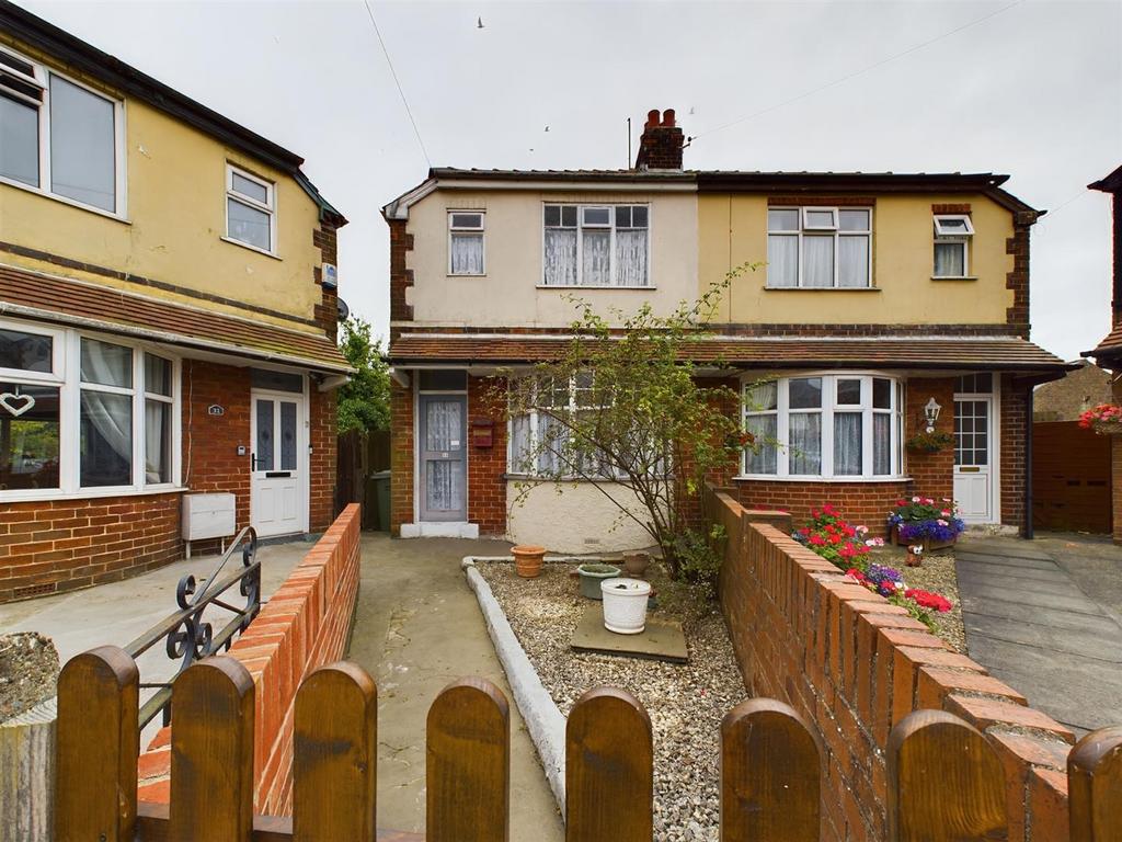 St. Martins Grove, Bridlington 3 bed semidetached house for sale £94,950
