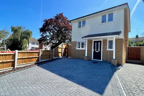 2a Tomlyns Close, Hutton, Brentwood, CM13 1PU