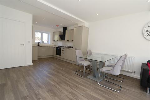 2a Tomlyns Close, Hutton, Brentwood, CM13 1PU