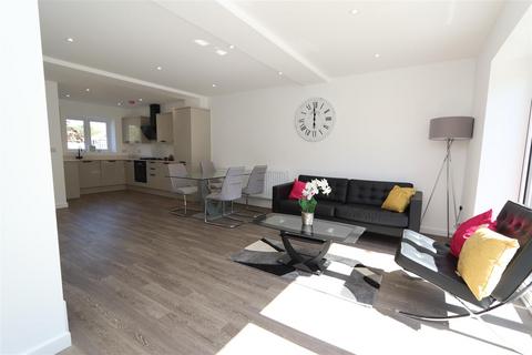 2a Tomlyns Close, Hutton, Brentwood, CM13 1PU