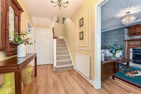 4 bedroom detached house for sale, Winchester Road, Andover