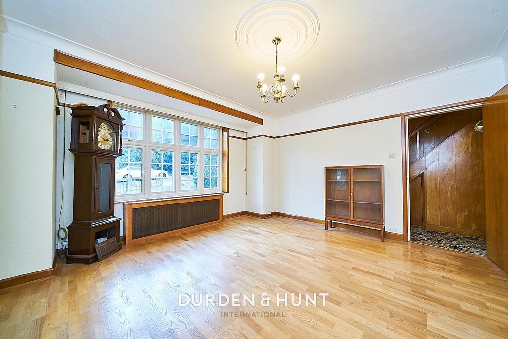 Woodberry Way, Chingford, E4 3 bed detached house for sale £875,000
