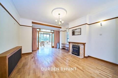 8 Woodberry Way, London, E4 7DX