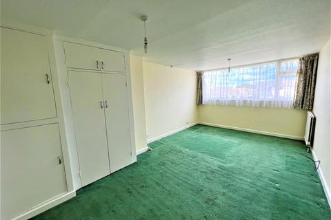 3 bedroom semi-detached house for sale - Lodge Close, Cayton, Scarborough