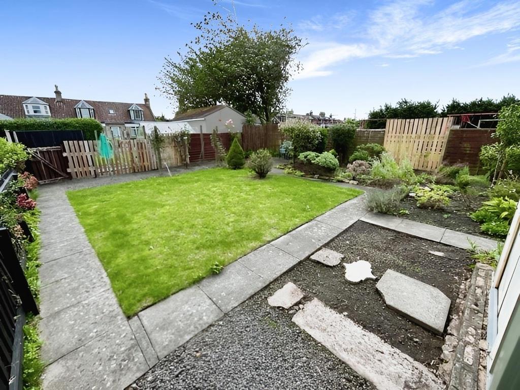 Church Street, Freuchie, Cupar 2 bed apartment £120,000