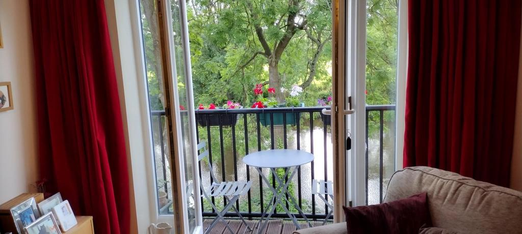 Balcony 1.jpg