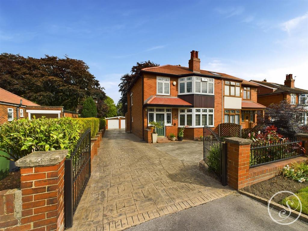 Park Avenue, Crossgates, Leeds 3 bed semidetached house for sale £