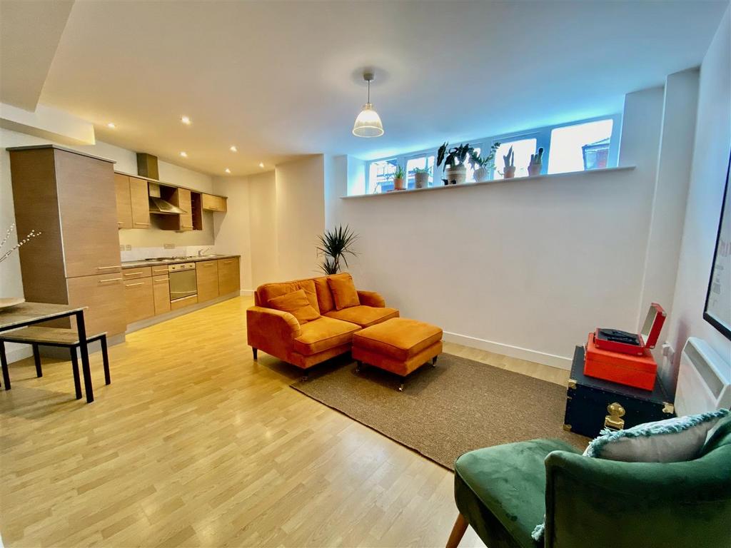 Lounge/diner/kitchen