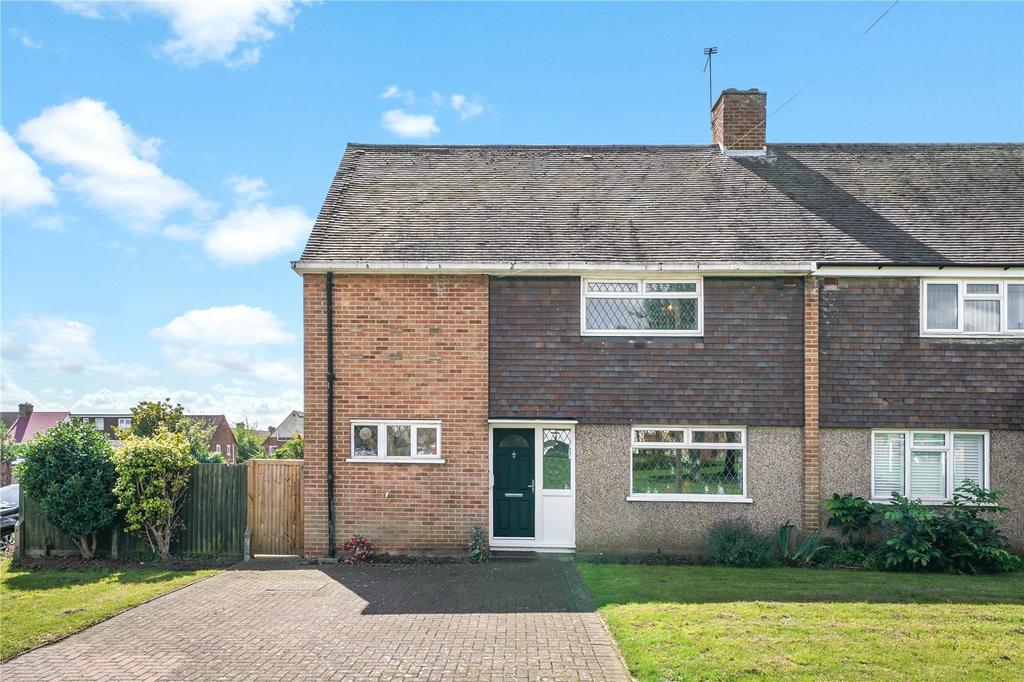 Enfield, Enfield EN1 4 bed semidetached house for sale £555,000