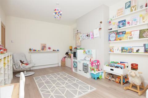 10 Pickhurst Park, Bromley, BR2 0UF