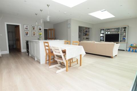 10 Pickhurst Park, Bromley, BR2 0UF