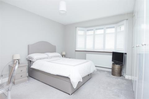 10 Pickhurst Park, Bromley, BR2 0UF