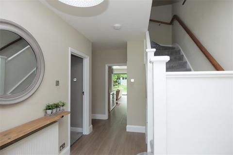 10 Pickhurst Park, Bromley, BR2 0UF