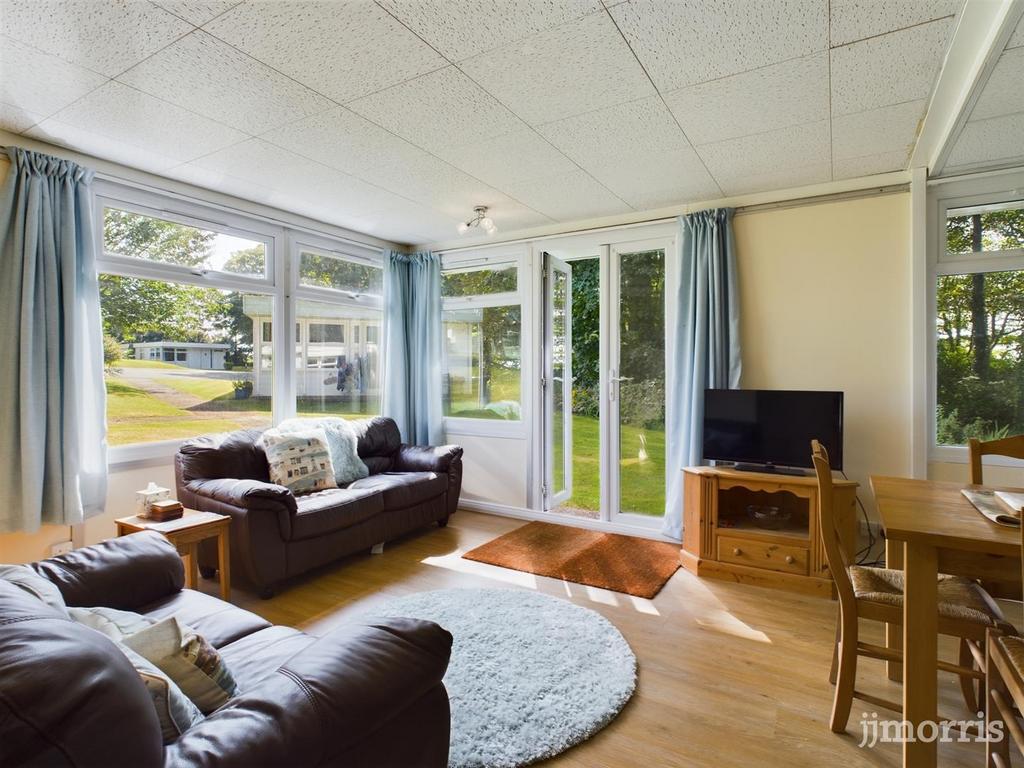 The Woodlands, Cuffern, Roch, Haverfordwest 2 bed chalet for sale £59,000