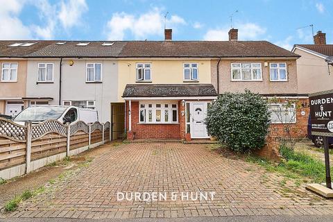 93 Amersham Road, Romford, RM3 9JA