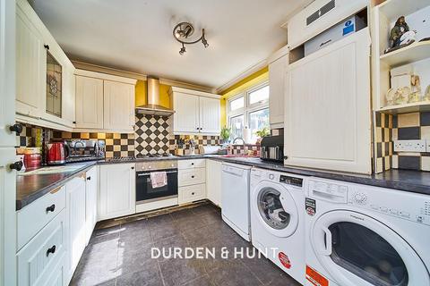 93 Amersham Road, Romford, RM3 9JA