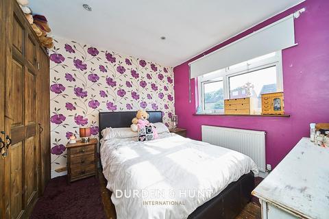 93 Amersham Road, Romford, RM3 9JA