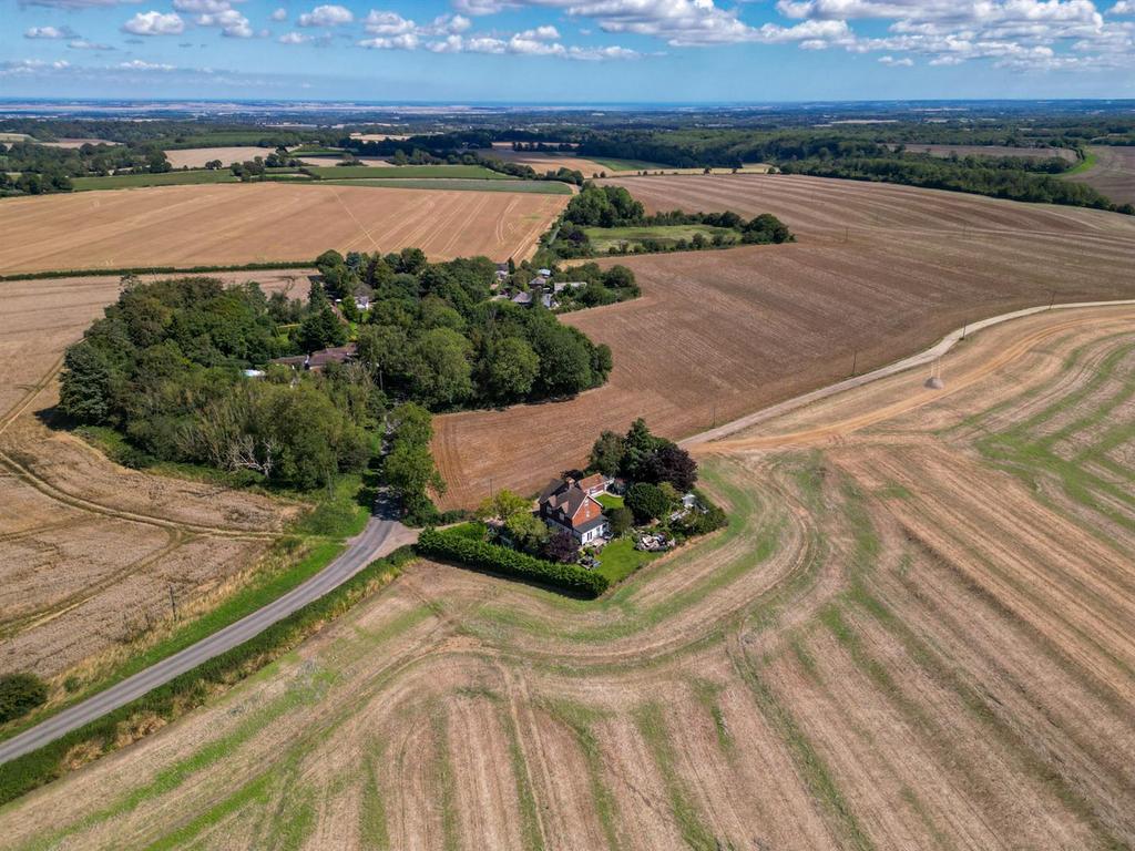 Woodside Green, Lenham, Maidstone 4 bed detached house for sale £900,000