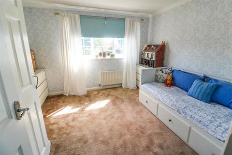 93 Bynghams, Harlow, CM19 5NT