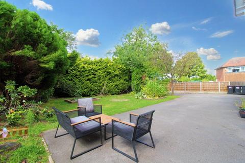 4 bedroom detached house to rent - Bramcote Lane, Chilwell, NG9 5EN