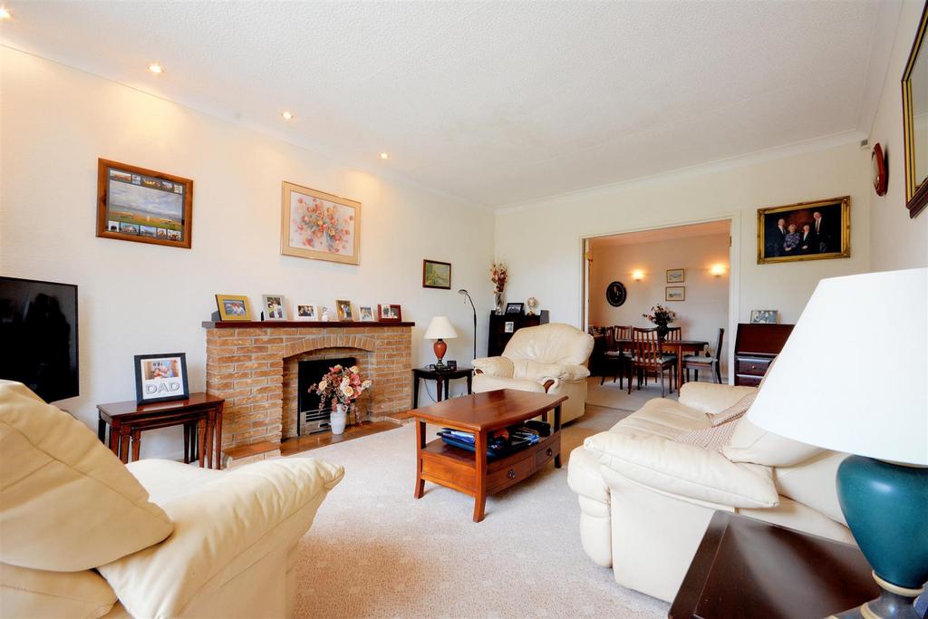 Lounge/Sitting Room