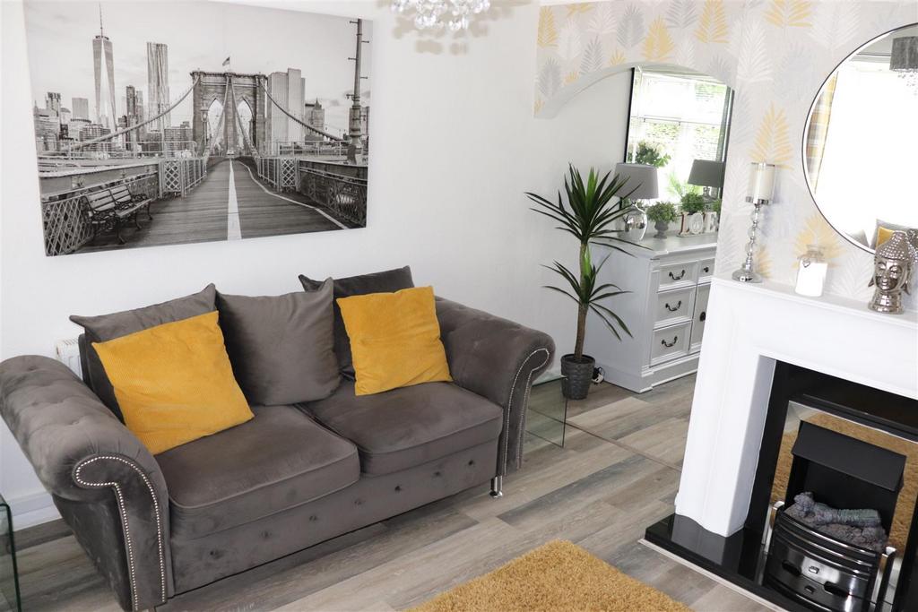 Westgate, Aldridge 3 bed end of terrace house for sale £215,000