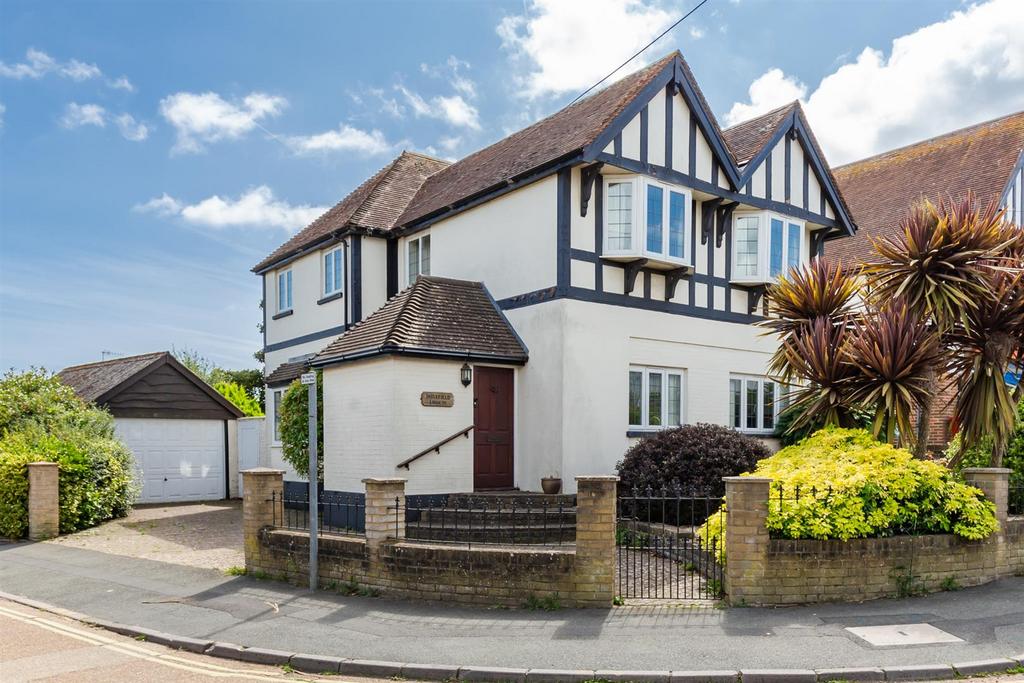 Bembridge, Isle of Wight 4 bed detached house for sale £700,000