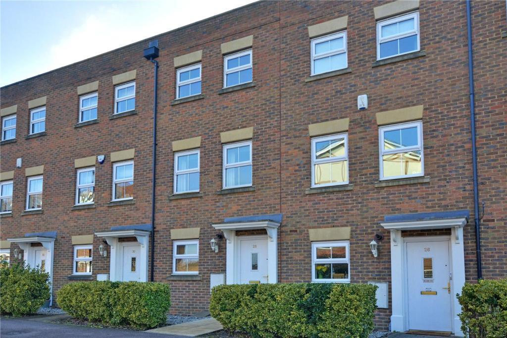 Gardenia Road, Bickley 3 bed townhouse £2,350 pcm (£542 pw)