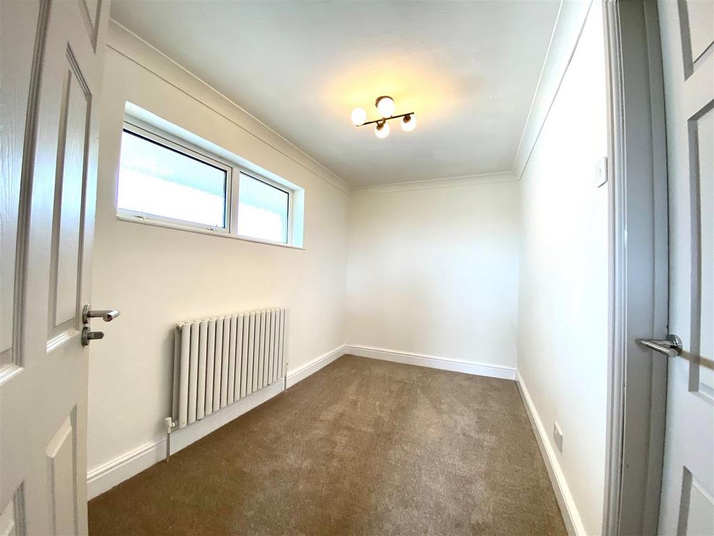 Kilburn small bed.jpg