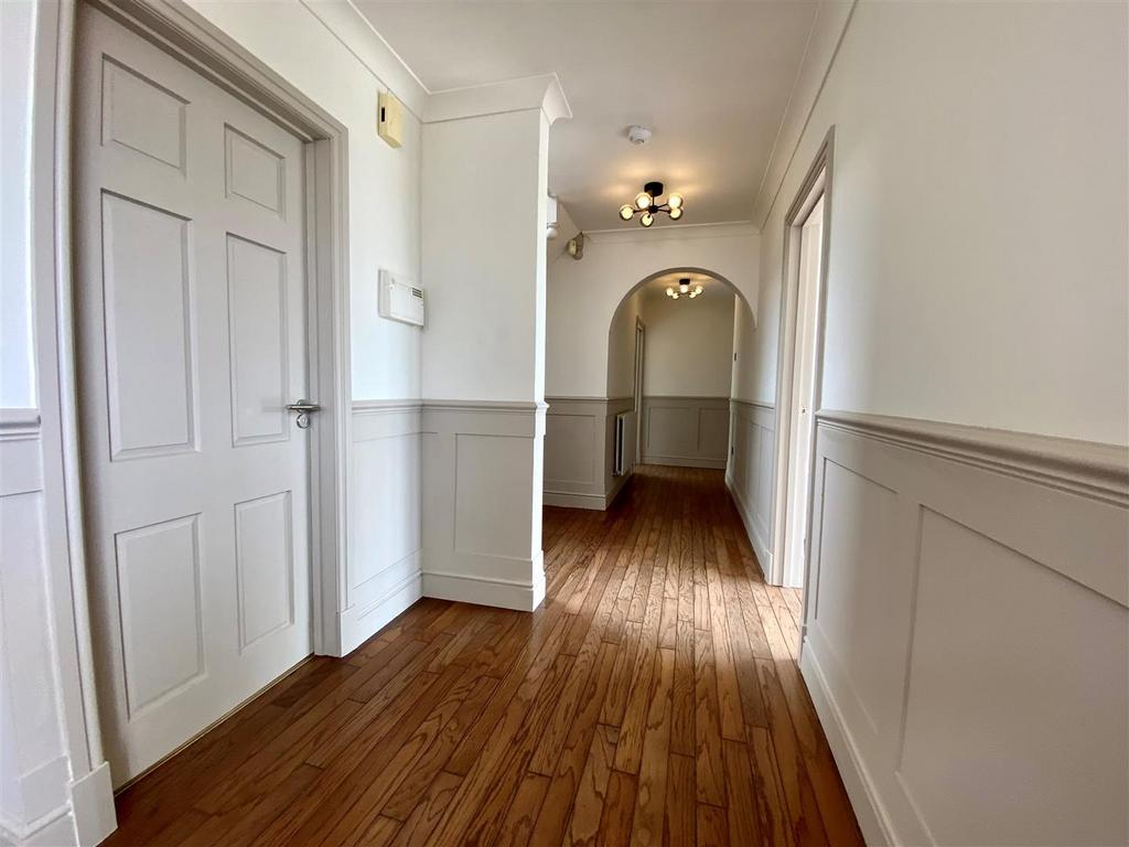 Kilburn entrance hallway.jpg