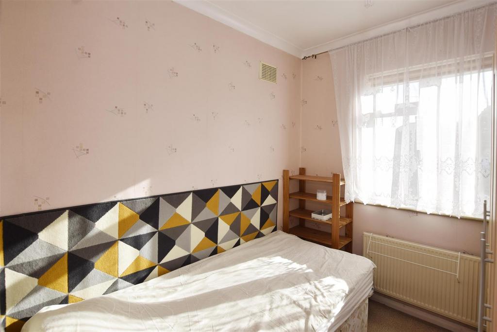 Bedroom 3 copy.jpg