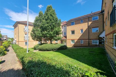 2 bedroom apartment to rent, Elm Court, Harlow CM18