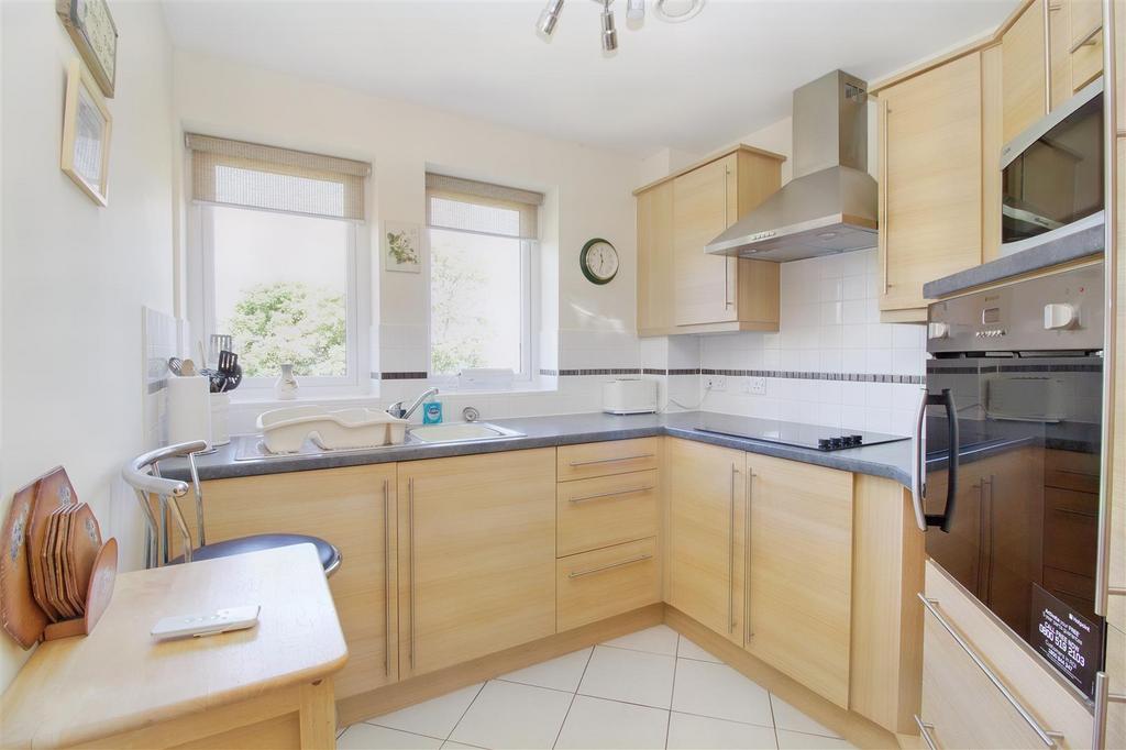 8558023-interior07.JPG