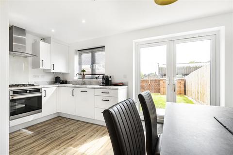 166 Camp Road, Upper Heyford, Bicester, OX25 5AG
