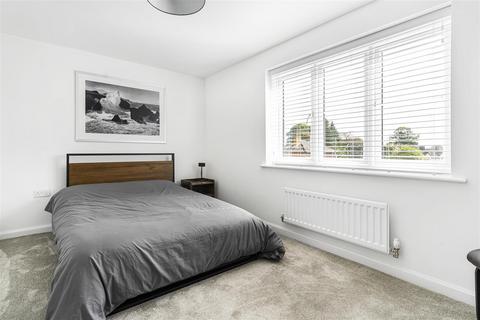 166 Camp Road, Upper Heyford, Bicester, OX25 5AG