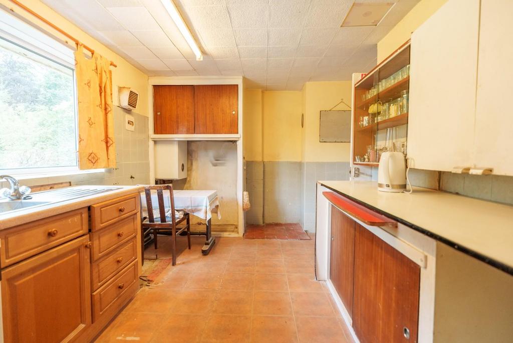 High Ash Avenue, Leeds LS17 3 bed detached house for sale £475,000