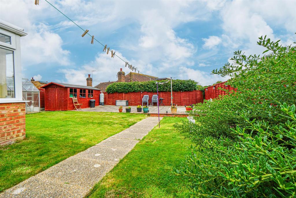 Grange Court Drive, BexhillOnSea 3 bed semidetached bungalow for