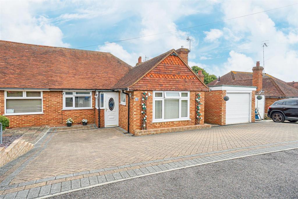 Grange Court Drive, BexhillOnSea 3 bed semidetached bungalow £365,000