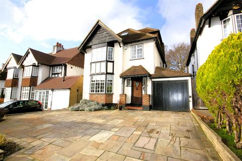 82 Kingsway, Petts Wood, Orpington, BR5 1PT