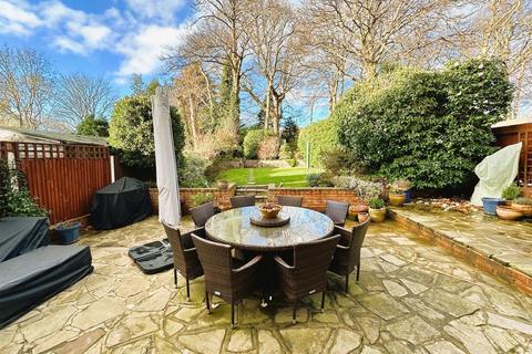 82 Kingsway, Petts Wood, Orpington, BR5 1PT
