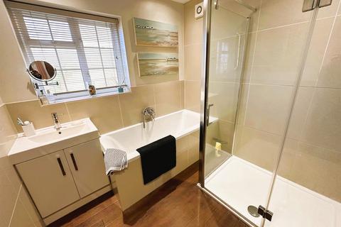 82 Kingsway, Petts Wood, Orpington, BR5 1PT