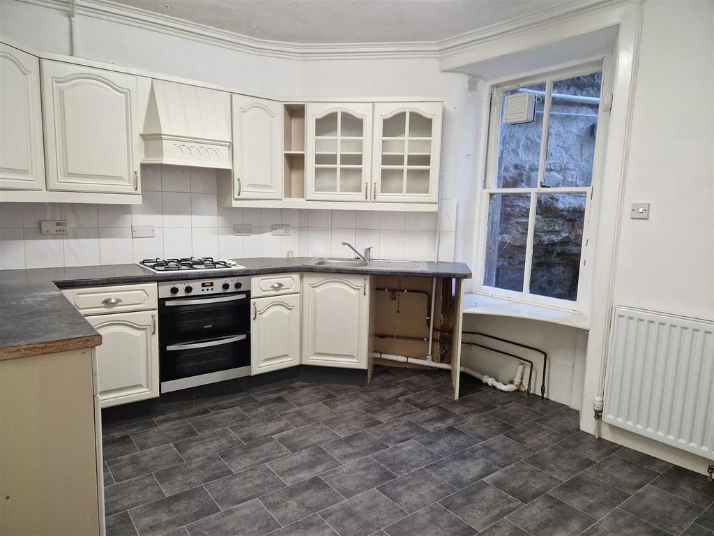 Kitchen 1 NEW.jpg