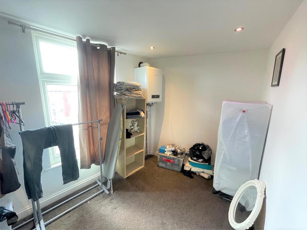 Bedroom 4.jpg