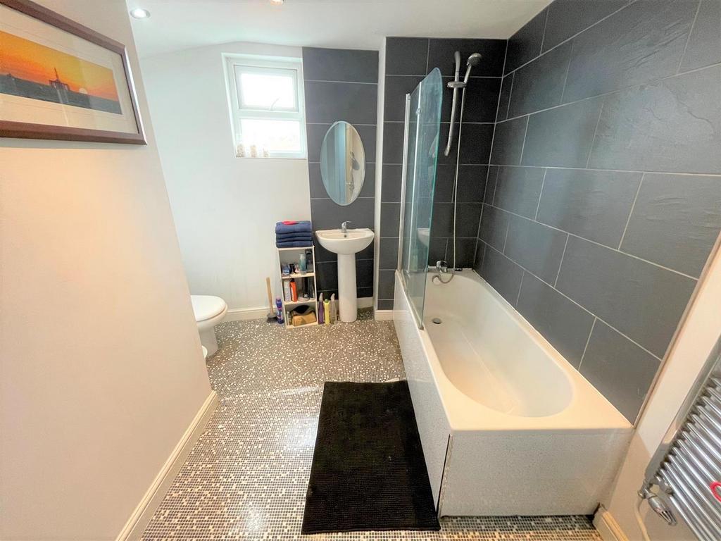 Bathroom main.jpg